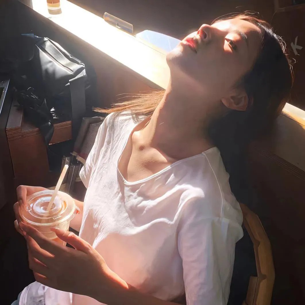绝对统治海报
